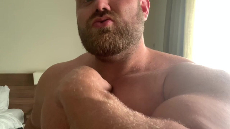 Jack stacked: Ibadah otot melancap dengan pancutan mani besar