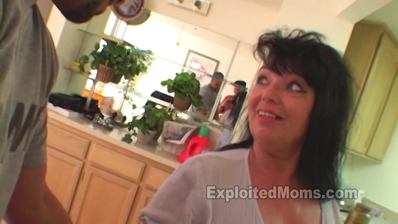 Xes Network: Super hot thick big tits PAWG Mature brunette cougar gets...