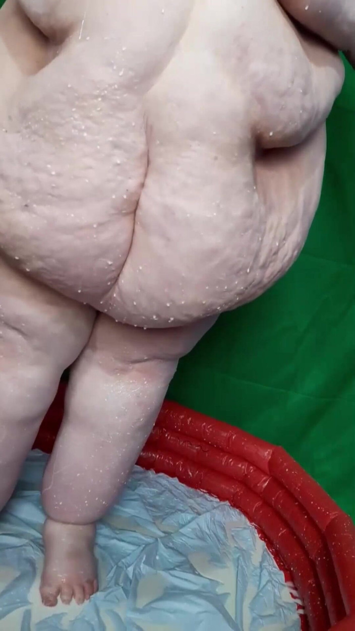 SSBBWLadyBrads: Zeiță albă lăptoasă cu lapte