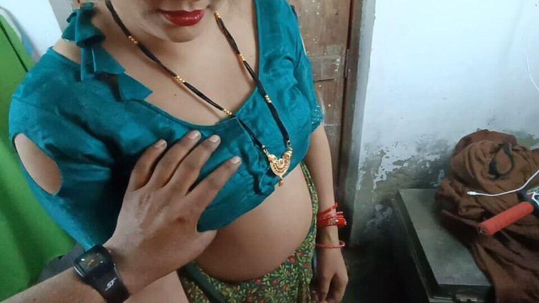 Pyaripooja22: 今日、私は義理の兄に、あなたのために準備をしていると言いました。さっそく始めて、若さの喜びをください