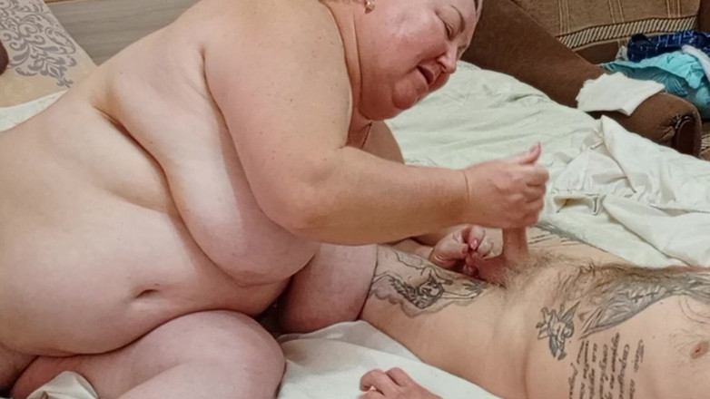 Zona901: Tchýně s velkými prsy dojí mého ptáka do ejakulace