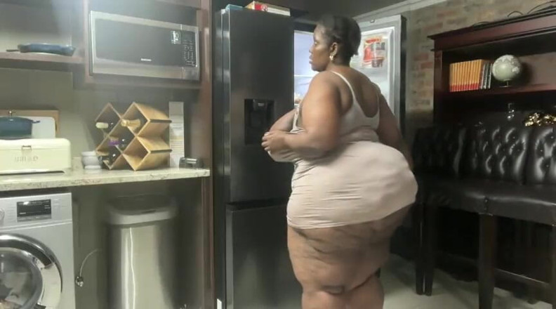 Legendary Booty Overdose: Ebony MILF Moaning and Stripteasing in Kitchen