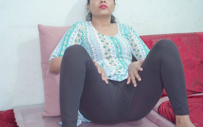 pinki_cute: Solo porno - novia tocó el culo en video llamada en...