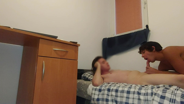 LeoTeenLatinos: Słoweńska studentka chce seksu gejowskiego przed egzaminem