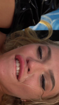 Acemi bebek ve canavar yarakla ilk kez porno 1on1