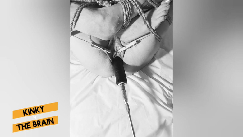 Kinky N the Brain: Shibariスローファックは私の猫を爆発させました