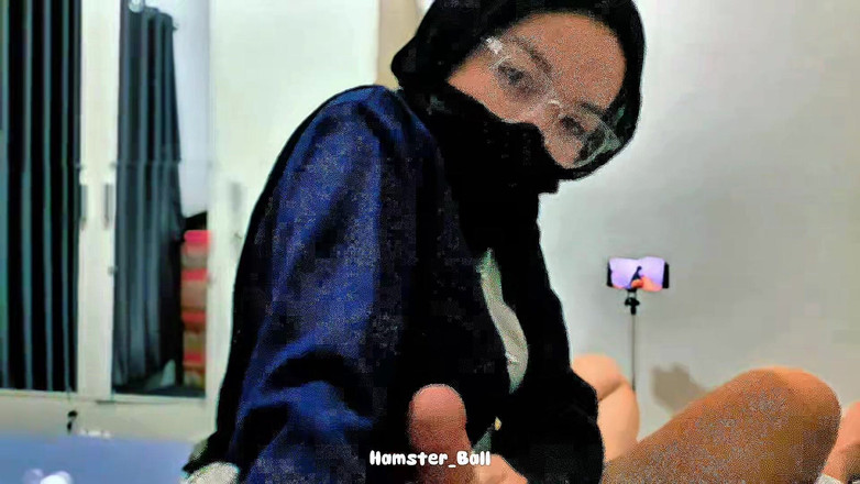 Hamster_Ball: Een docent uitnodigen om te neuken aan een islamitische universiteit...