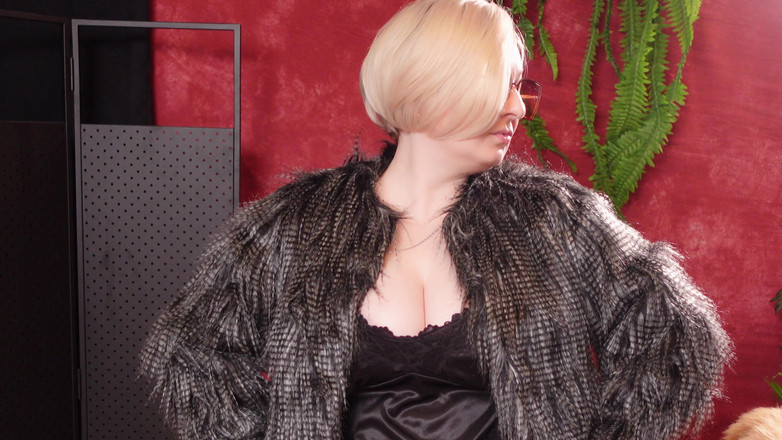 Arya Grander: Collezione hot in pelliccia - parte 3. Fetish MILF Arya Grander