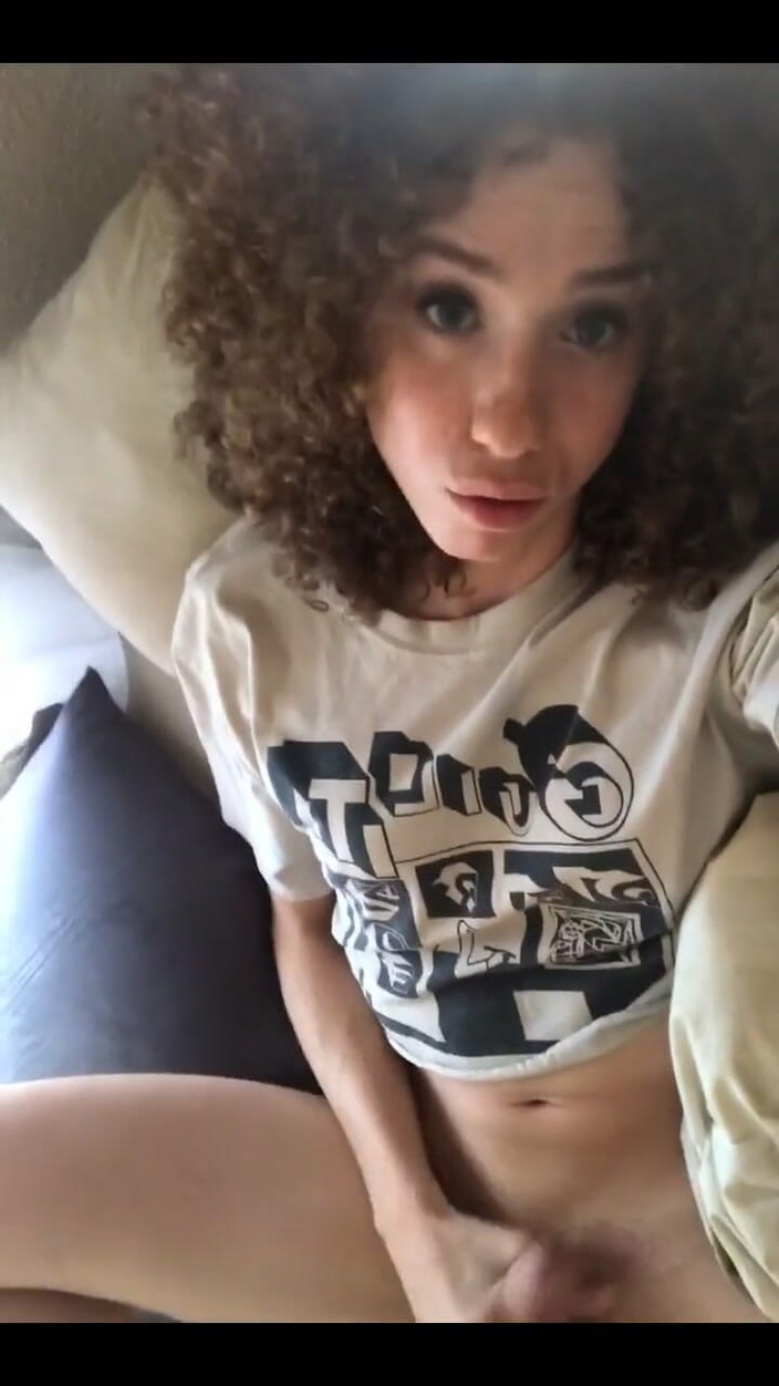 Tia Tizzianni Productions: Sledujte mě