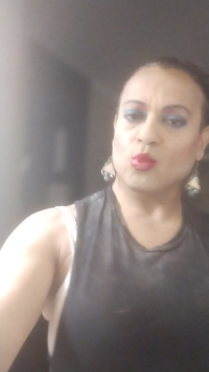 Loren D taking it: Napalona gra solo