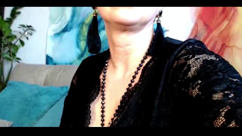 AimeeParadise: Cool Mature Webcam Whore Aimee Hot MILF and a Close-up...