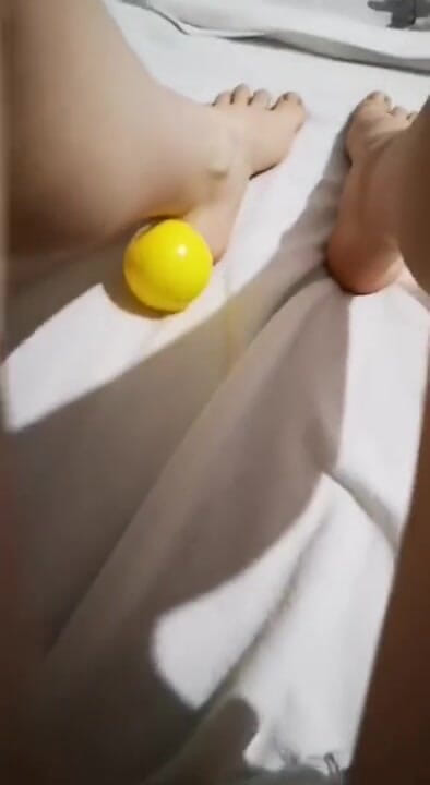 Erotic college: I love many cumings on my legs