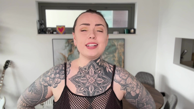 Miss Valentina: 把婊子扔掉