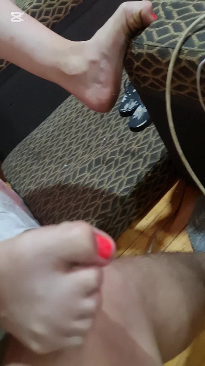 Jointqueen: Coppia senza faccia con chimica pericolosa