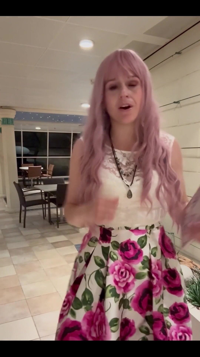 Suzy Wylde: Ada ketampanan untuk itu