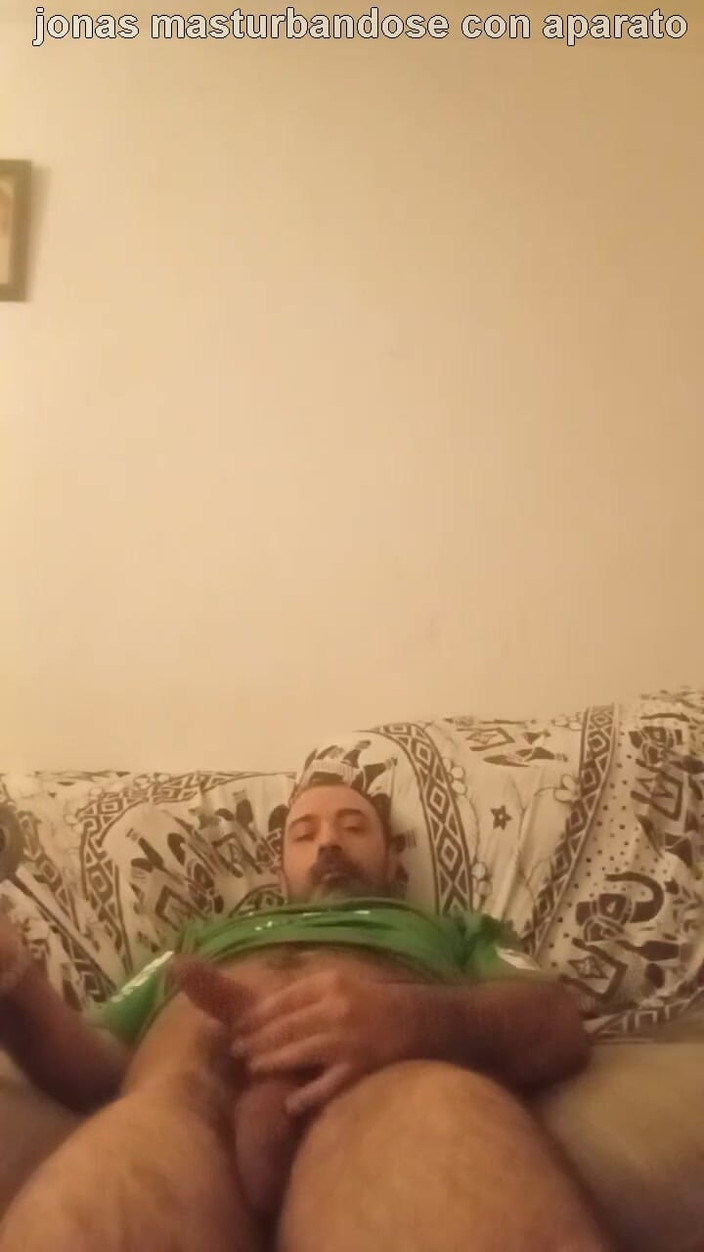 jonasxulo: Jonas masturbert met omkoper