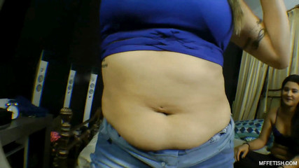 MF Fetish: Concurs de dans din buric cu lovituri de burtă