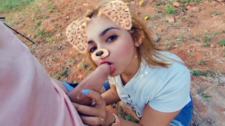 Latinascachondas: Si blonde Latina menghisap zakar