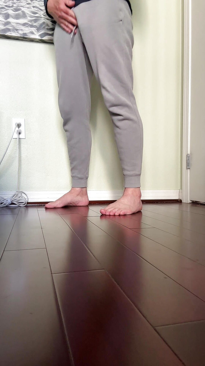 Barefoot Blake: 足、ディック、ボール、お尻を示す