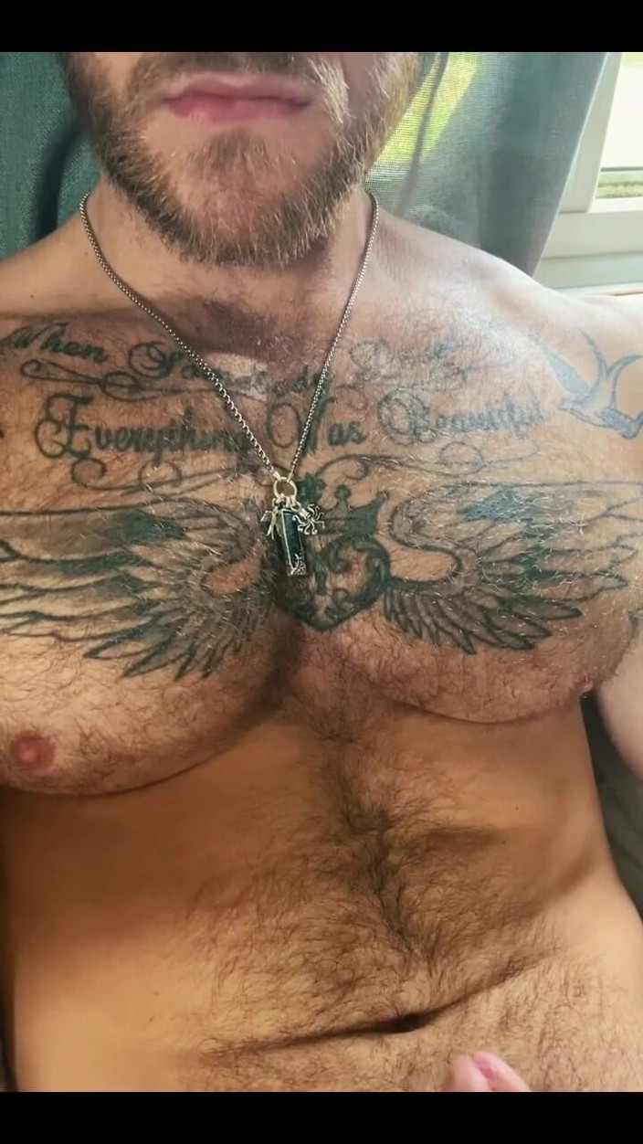 Leo Bayne: Cuma seru-seruan di tengah hari