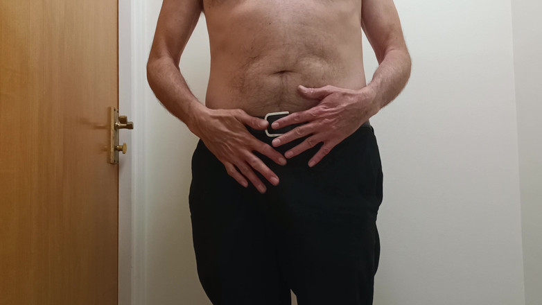 Rockardglans: Honění v práci na záchodě, velký neoholený penis zblízka mrdka -...