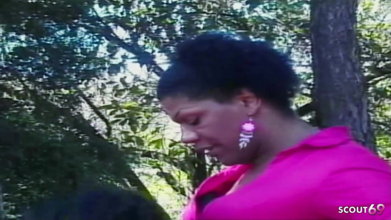 Shemale TS Collection: 巨大なチンポを持つ黒人ニューハーフが野外で男に犯される