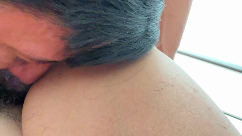 Broken holes - gay cuckold: Sử dụng cổ họng của anh ấy