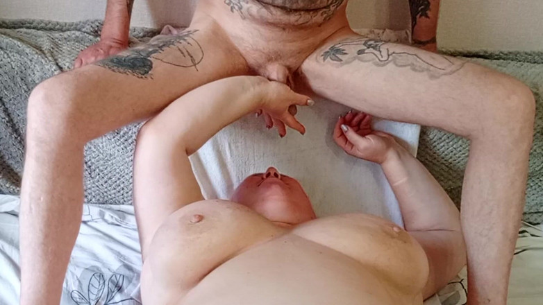 Zona901: Я дрочу мой хуй и сперму в рот моей тещи и на ее лицо