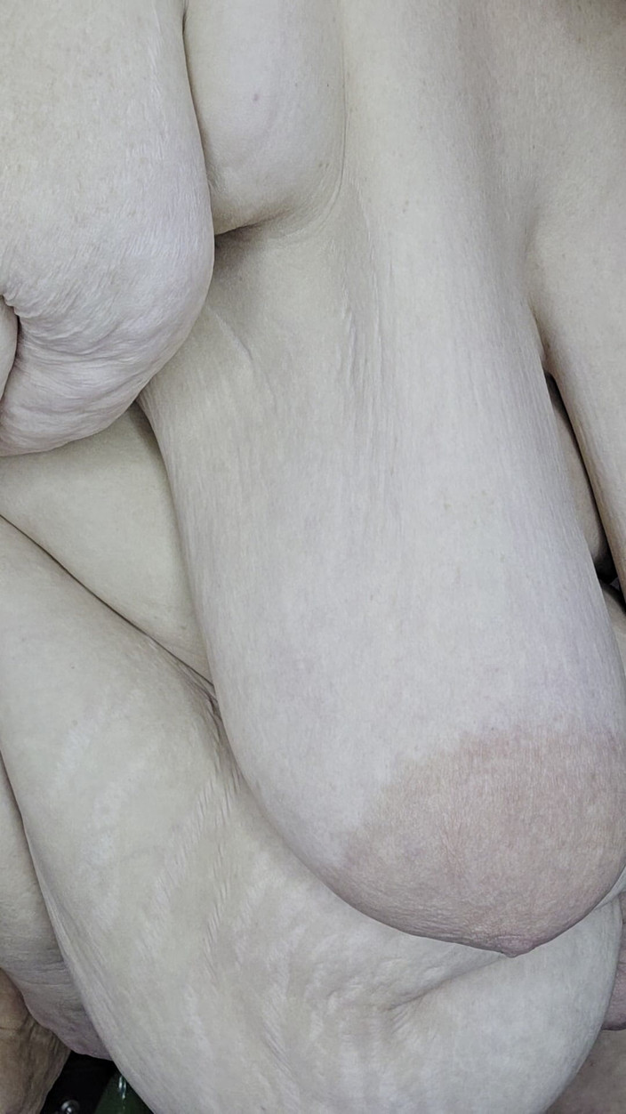 HerculesnVENUS: Frottement de la chatte et éjaculation