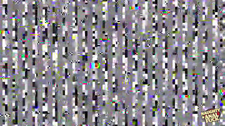 Naughty anal fuck: 18-jährige blondine findet einen sommerjob, der die eier eines älteren mannes...