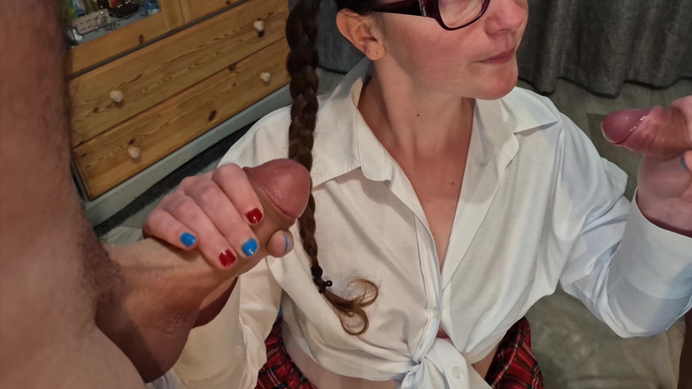 Mr D and Miss C: Ayah tiri dan kawannya mengongkek saya dalam pakaian seragam kolej...