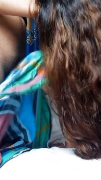 Bini kawan menghisap batang saya, bhabhi mula menghisap batang saya seperti pisang, video blowjob desi