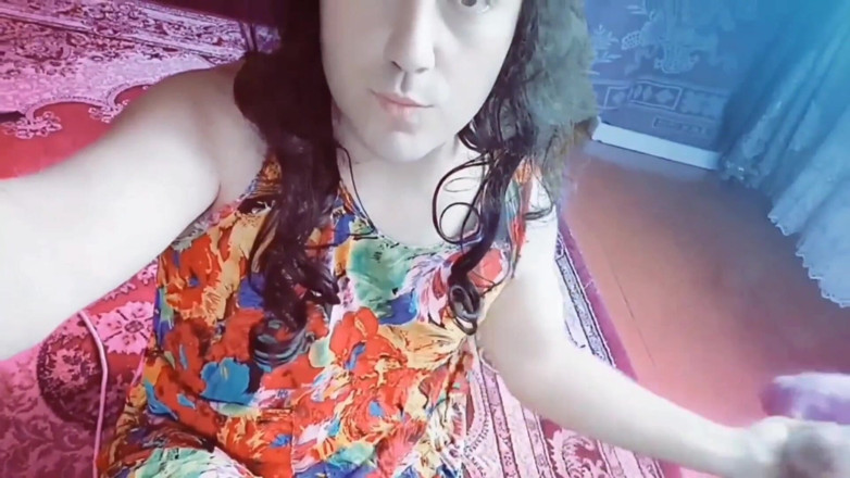 Kitty_Cross: Crossdresser with Big Booty Making You Desire More