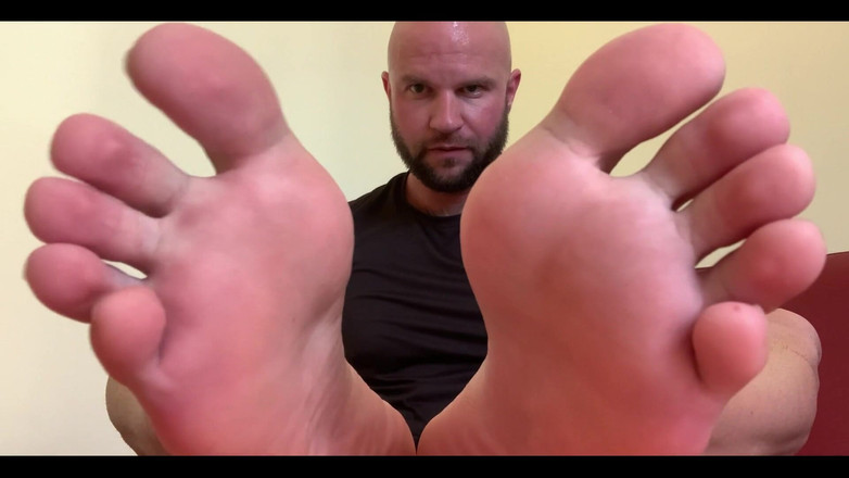 Jasons feet: ‪i Put My Feet up on Table Inches From Your...