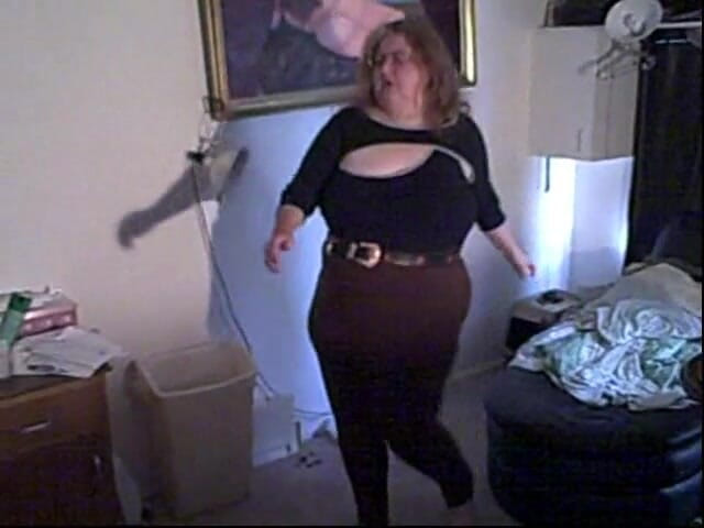 BBW nurse Vicki adventures with friends: Nurse Vicki struts' her stuff!