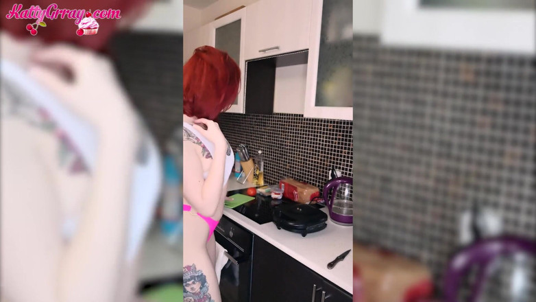 Katty Grray: Hot teen caresses body while cooks - soft erotica