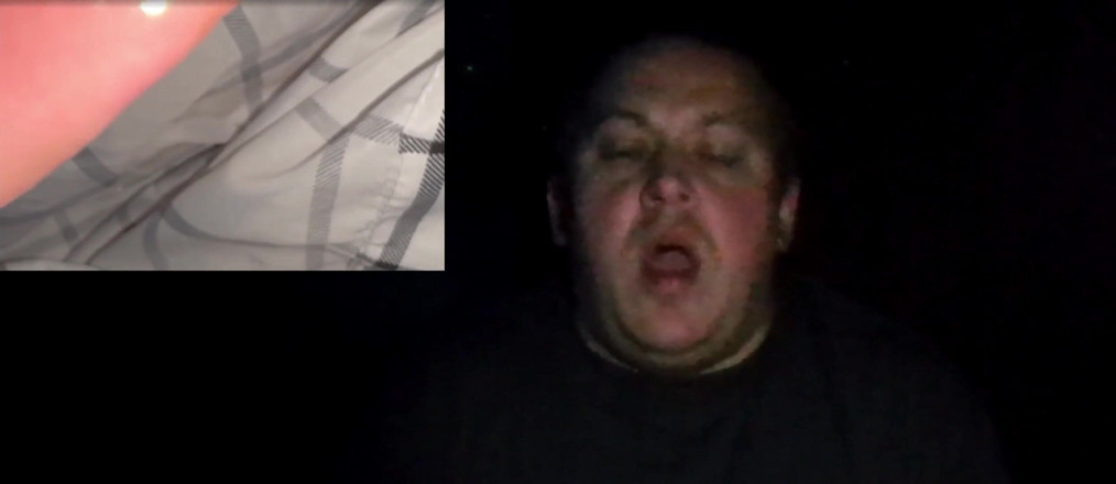 SoftBakedAfterDark: Dotýkám se sama sebe s otevřenými dveřmi: Reagovat
