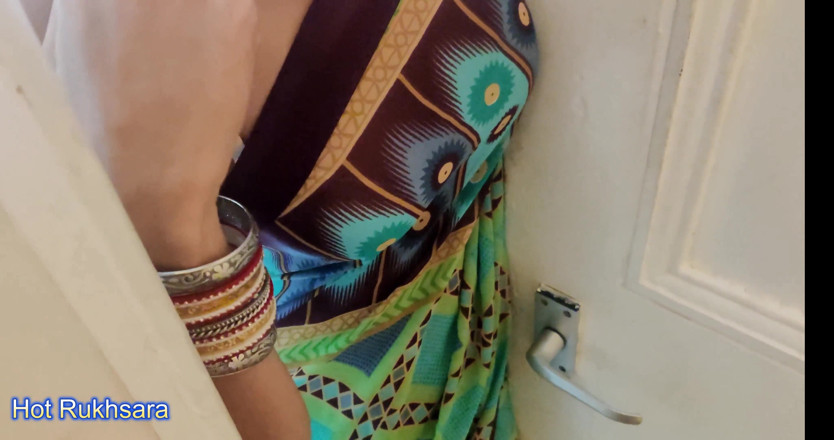 hot_rukhsara: Fucking Random Guy I Met in the Store in Green...