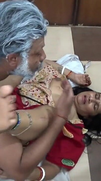Ayah mertua desa ngentot sama menantunya sendiri, video yang luar biasa