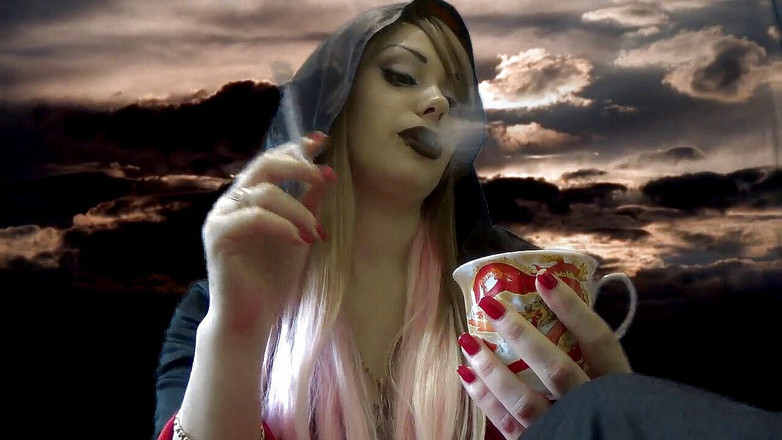 Goddess Misha Goldy: Zlá upírka obryně udělá ve vašem malém těle trochu další...