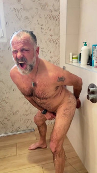Daddybear Gets Fucked by Massive Dildo