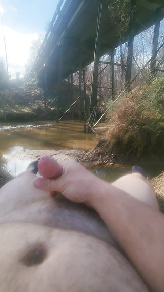 Djk31314: Solo dolů u řeky vedle silnice