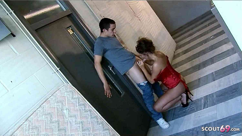 Full porn collection: Styvson och styvfar i grov MMF trekant med MILF Claudia