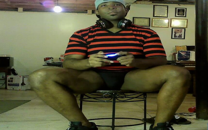 Blkbamaboi73: Ігри jock грають у final fantasy vii remake і катаються на ділдо