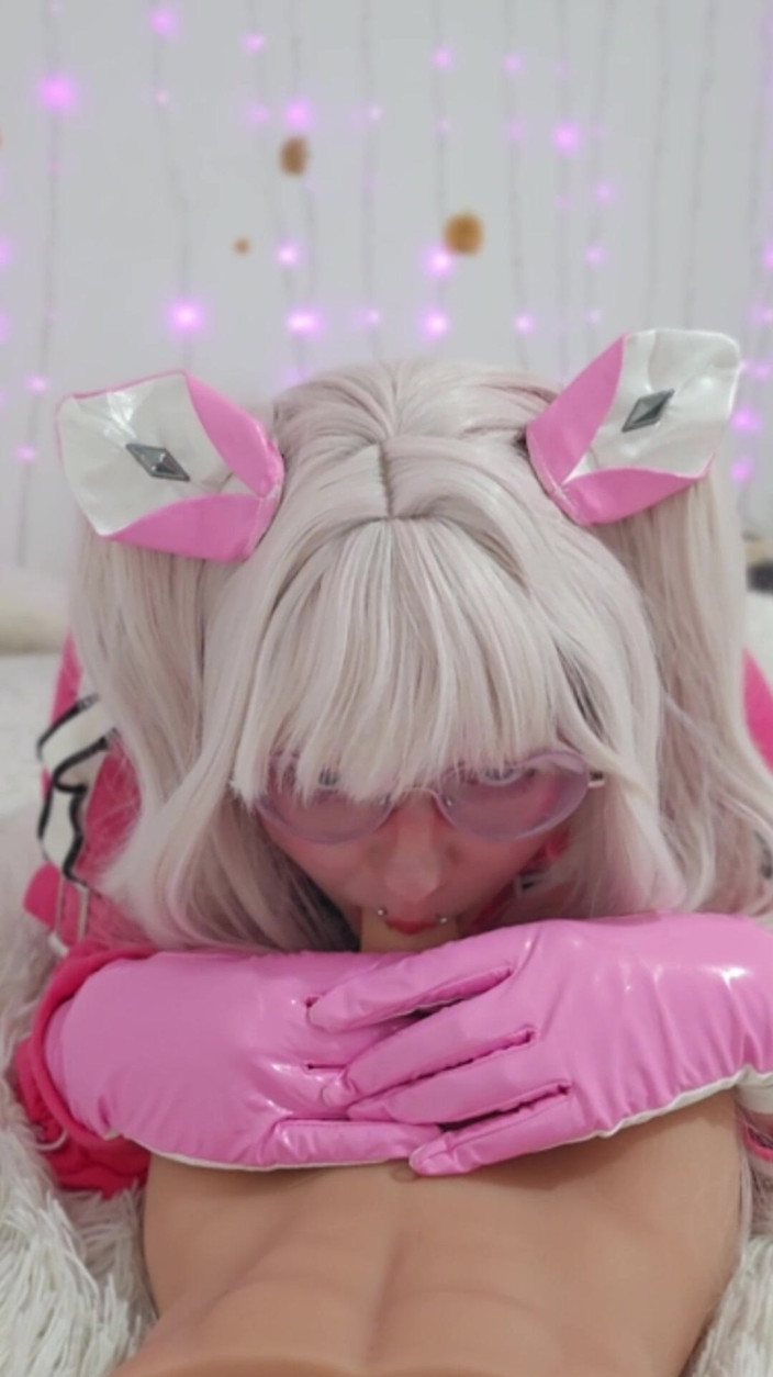 Laska le roomba: Alice Sucks a Good / Alice Nikke Cosplay