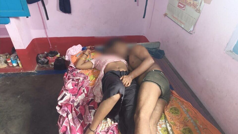 Sobha rani: 继兄弟偷了丰满继妹的丁字裤，她实现了他最大的幻想