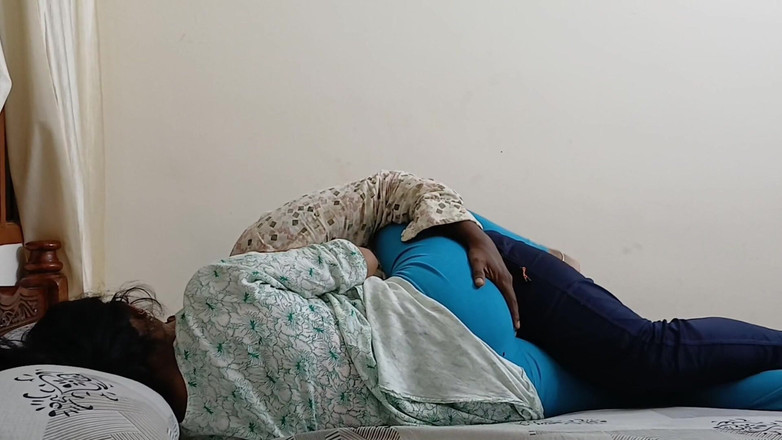 Desisexqueen: Poprvé indický desi tajný sex se sousedem