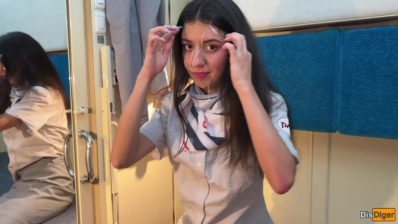 Dis Diger: Kondektur kereta yang Bersalah Menawarkan Layanan Premium kepada Penumpang - Anal...