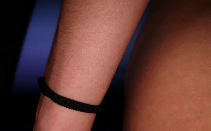 Tiny Teena: Perfect Body and Skin Close-up Worship
