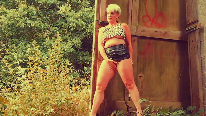 Kylie Britain Adventures: Let's play...